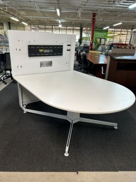 T12400 - Media:scape Meeting table by Steelcase