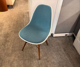 C61863 - Herman Miller Eames Side Chairs