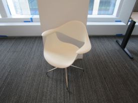 C61875 - Herman Miller Swag Leg Armchair