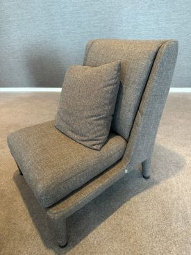 R6486 - Maxalto Nidus low armless Lounge Chairs