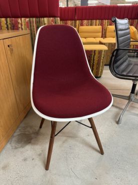 C61866 - Herman Miller Eames Side Chairs